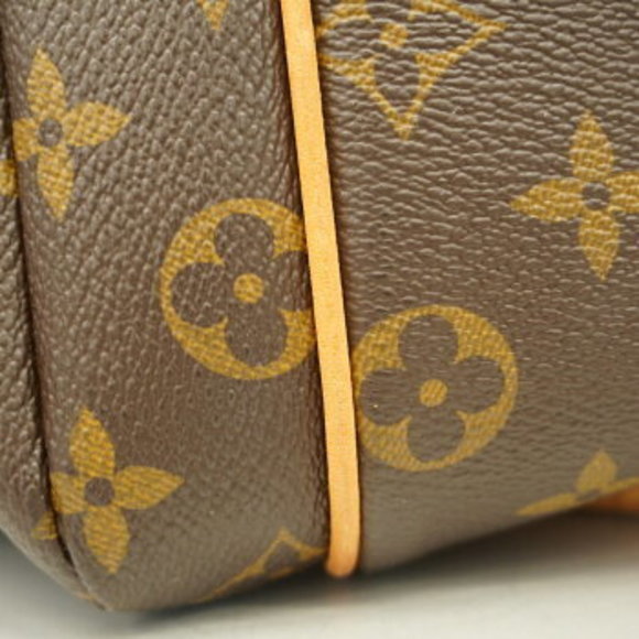 Louis Vuitton Monogram Totally MM Tote Bag - Picture 7 of 9